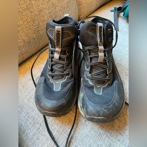 Men’s Hoka one one hiking boots